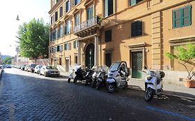 Ych-Charming Flat Near Colosseum